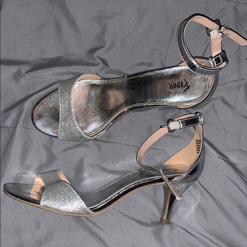Fioni 1 inch heels!